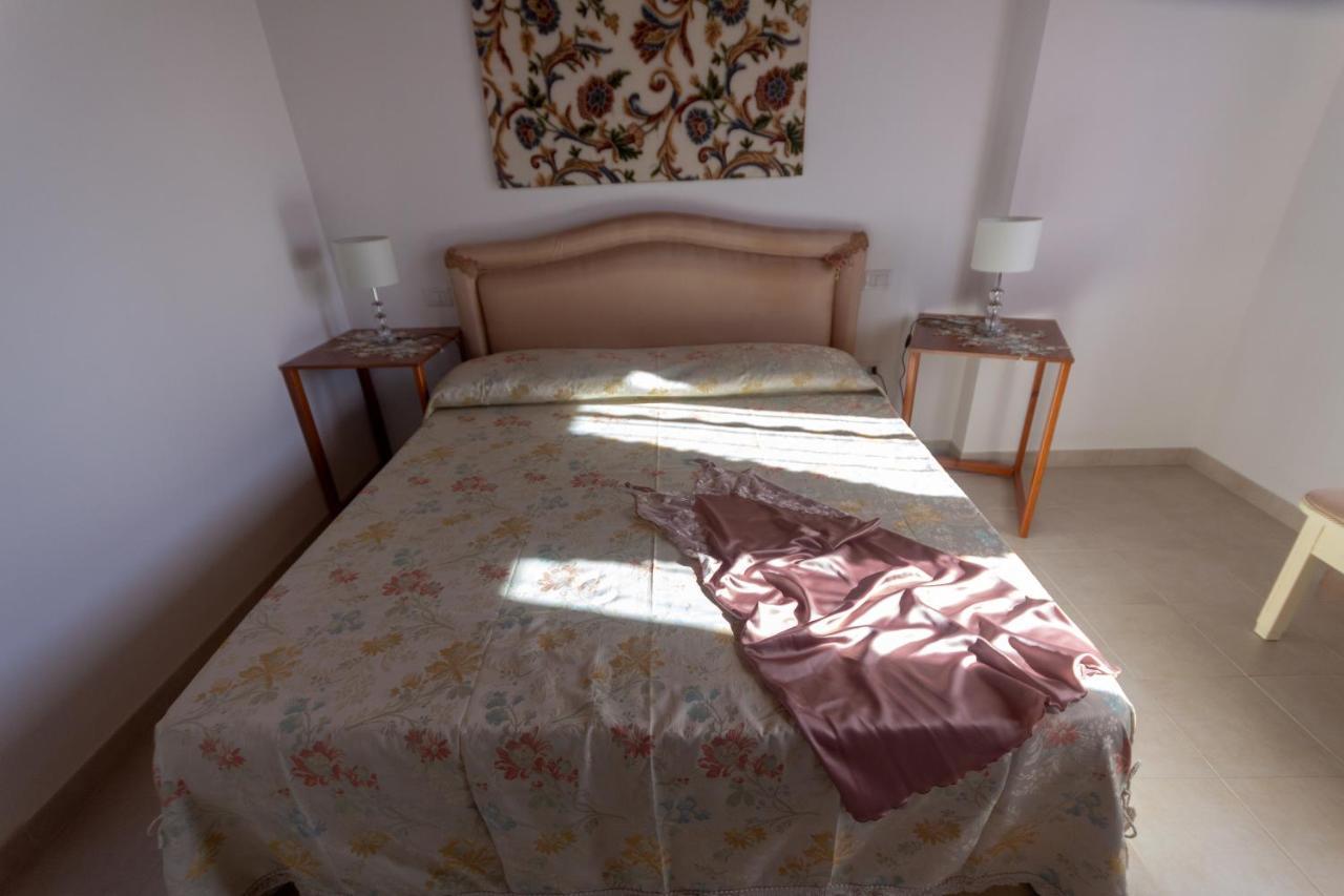 クアルトゥッチュ Sole&Mare Bed & Breakfast エクステリア 写真